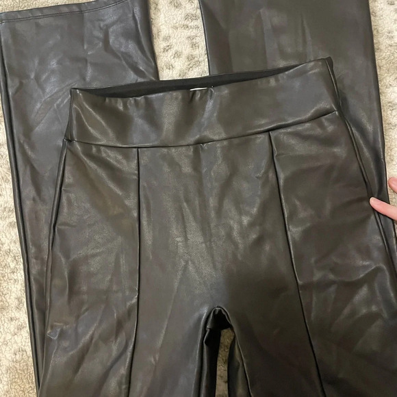 Abercrombie vegan leather pants - Picture 3 of 4